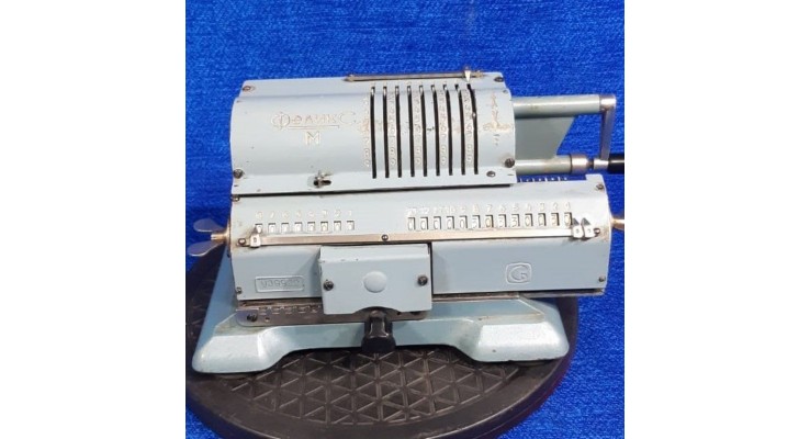 ANTİKA SOVYET HESAP MAKİNASI