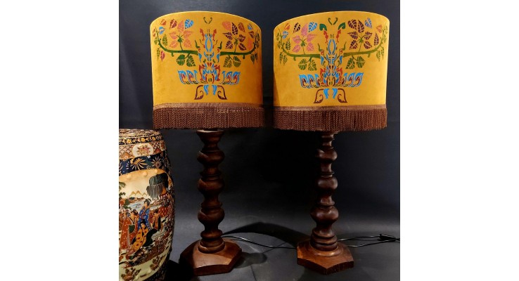 Orijinal El Boyaması Şapkalı Ahşap Gövdeli Abajur Takımı