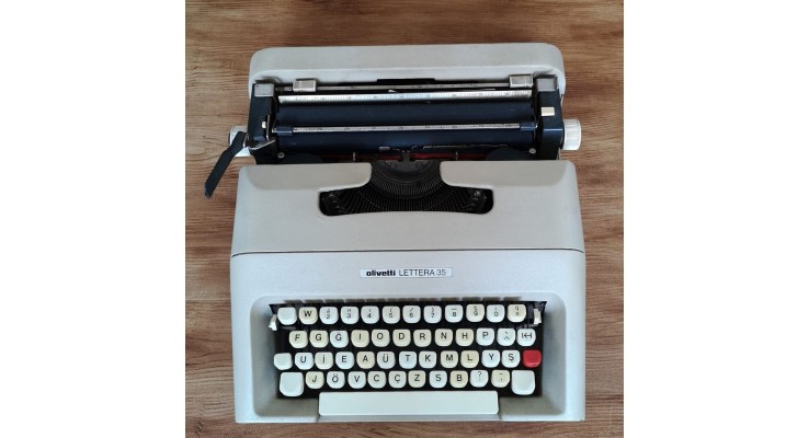 Olivetti Lettera 35 Daktilo